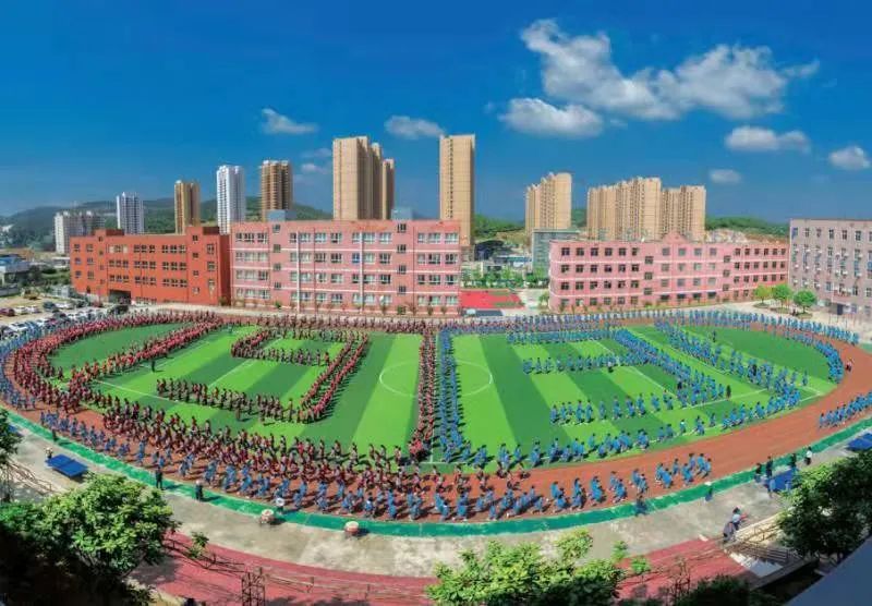 中学全国工商联援建的乡村振兴示范点——织金县猫场镇龙潭村2021年